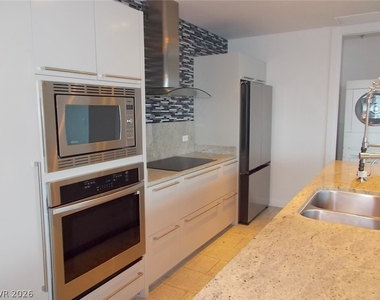 4471 Dean Martin Drive - Photo Thumbnail 12