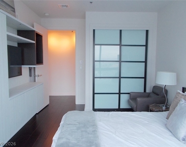 4471 Dean Martin Drive - Photo Thumbnail 15