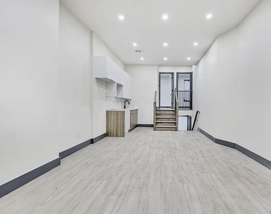 2414 Pacific Street - Photo Thumbnail 7