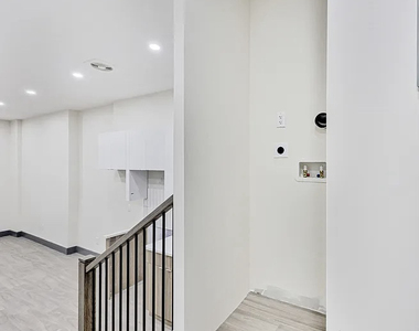 2414 Pacific Street - Photo Thumbnail 9