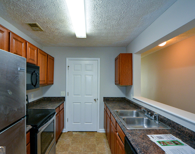 4103 Fairington Club Drive - Photo Thumbnail 9