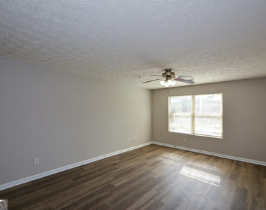 4103 Fairington Club Drive - Photo Thumbnail 3