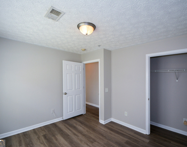 4103 Fairington Club Drive - Photo Thumbnail 20