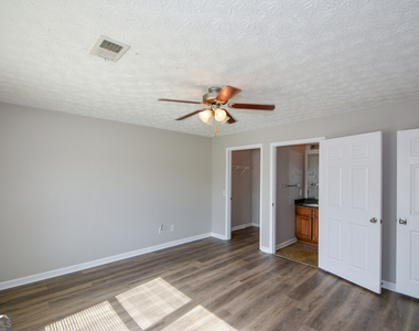 4103 Fairington Club Drive - Photo Thumbnail 16