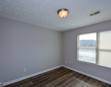 4103 Fairington Club Drive - Photo Thumbnail 21