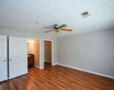 4101 Fairington Club Drive - Photo Thumbnail 14