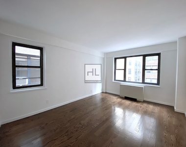 East 56th Street - Photo Thumbnail 3