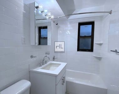 East 56th Street - Photo Thumbnail 4