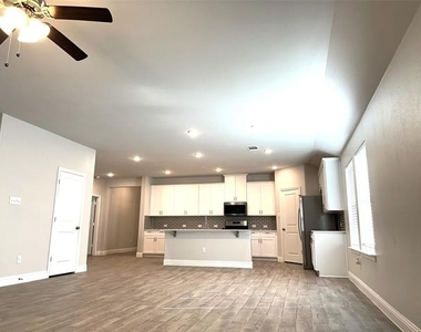 2309 Lannister Street - Photo Thumbnail 2