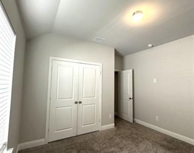 2309 Lannister Street - Photo Thumbnail 20