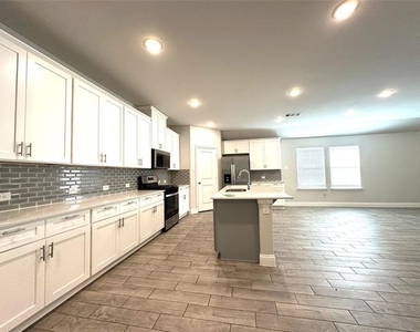 2309 Lannister Street - Photo Thumbnail 14