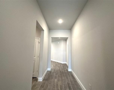 2309 Lannister Street - Photo Thumbnail 6