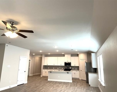 2309 Lannister Street - Photo Thumbnail 3