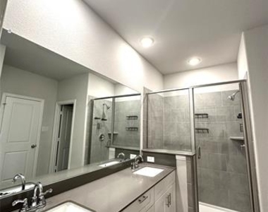 2309 Lannister Street - Photo Thumbnail 12