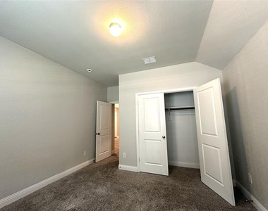 2309 Lannister Street - Photo Thumbnail 17