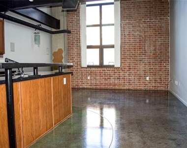 3110 Thomas Avenue - Photo Thumbnail 7