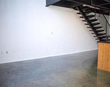 3110 Thomas Avenue - Photo Thumbnail 6