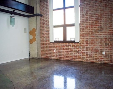 3110 Thomas Avenue - Photo Thumbnail 3