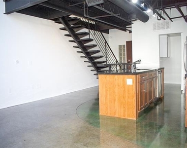 3110 Thomas Avenue - Photo Thumbnail 2