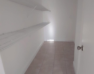 3700 N 56th Avenue - Photo Thumbnail 4