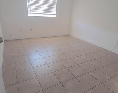 3700 N 56th Avenue - Photo Thumbnail 1