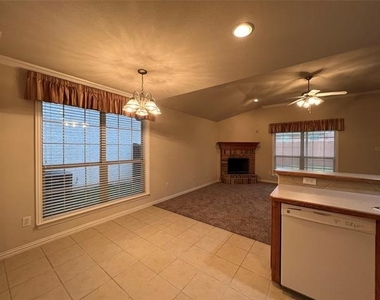 1835 Woodchase Drive - Photo Thumbnail 5