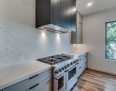 4525 Weldon Street - Photo Thumbnail 16