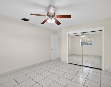 2500 Sw 18th Terrace - Photo Thumbnail 27