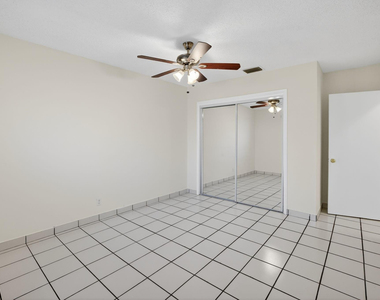 2500 Sw 18th Terrace - Photo Thumbnail 16