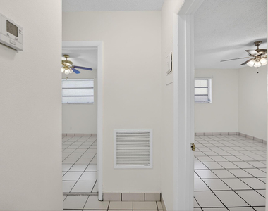 2500 Sw 18th Terrace - Photo Thumbnail 14