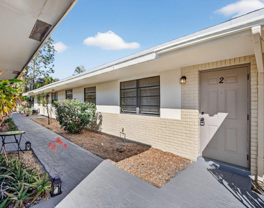 2500 Sw 18th Terrace - Photo Thumbnail 2