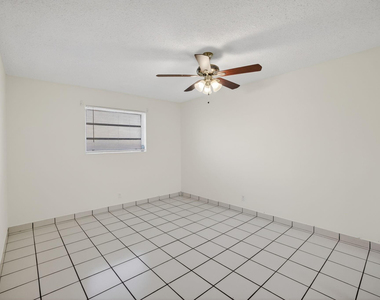 2500 Sw 18th Terrace - Photo Thumbnail 15