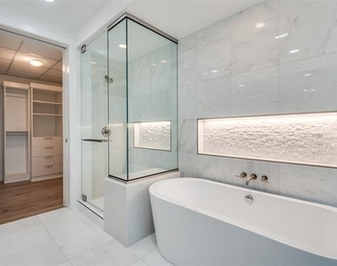 3130 N Harwood Street - Photo Thumbnail 12