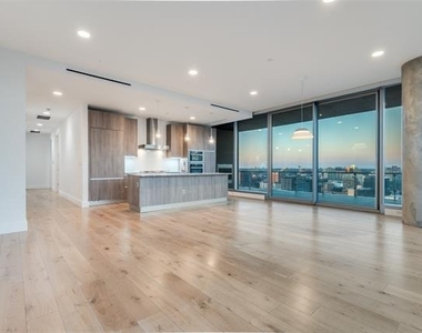 3130 N Harwood Street - Photo Thumbnail 1