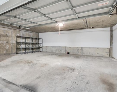 3130 N Harwood Street - Photo Thumbnail 23