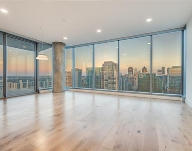 3130 N Harwood Street - Photo Thumbnail 4