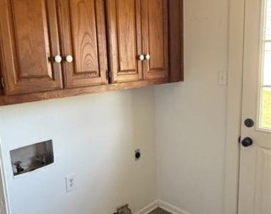 902 N Fourth - Photo Thumbnail 14