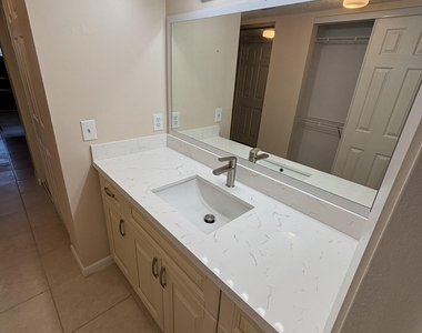 9833 Westview Drive - Photo Thumbnail 9