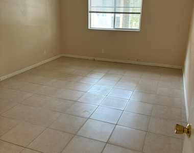 9833 Westview Drive - Photo Thumbnail 4