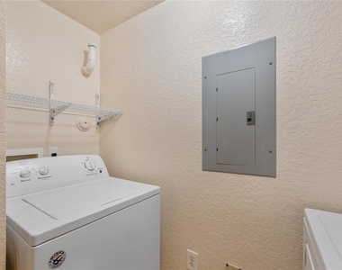 1204 Belmont Lane - Photo Thumbnail 16