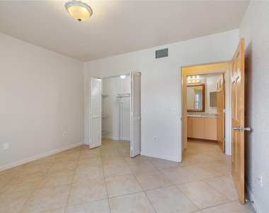 1204 Belmont Lane - Photo Thumbnail 11