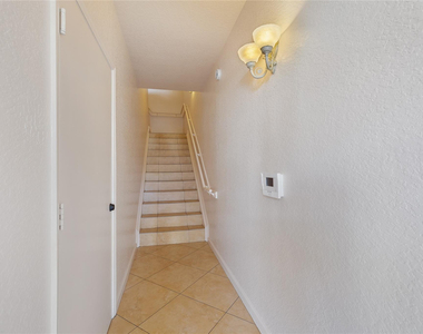 1204 Belmont Lane - Photo Thumbnail 2