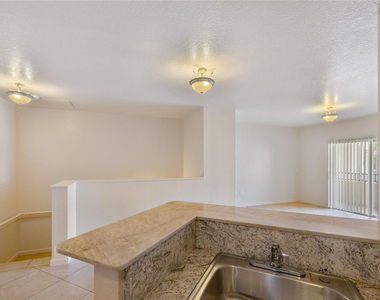 1204 Belmont Lane - Photo Thumbnail 6