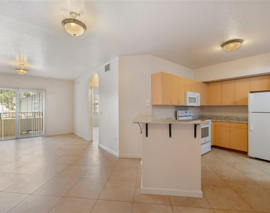1204 Belmont Lane - Photo Thumbnail 3