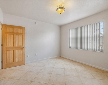 1204 Belmont Lane - Photo Thumbnail 13