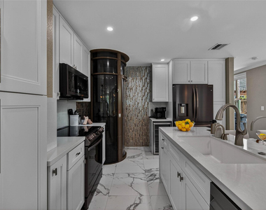 1215 Ne 1st Street - Photo Thumbnail 59