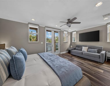 1215 Ne 1st Street - Photo Thumbnail 4