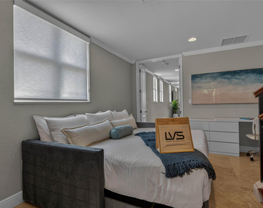 1215 Ne 1st Street - Photo Thumbnail 6