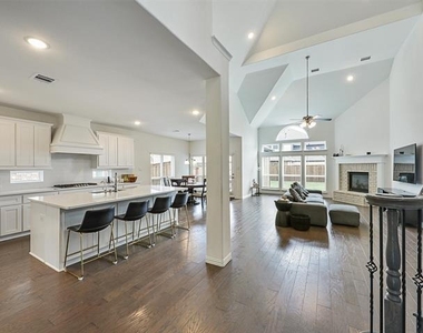 4408 Canadian River Drive - Photo Thumbnail 8