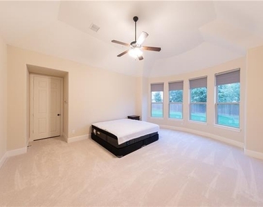 879 Grassy Shore Court - Photo Thumbnail 16